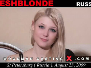 Блондинка участвует в порно кастинге в Москве