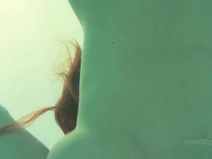 Голые малышки под водой видео в порно видео онлайн