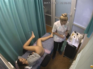Скрытая камера в женском интим салоне