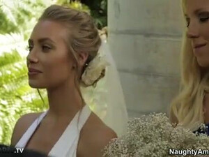 Жених трахает невесту Nicole Aniston после свадьбы
