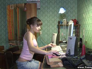 Русская студентка трахается со своим парнем в комнате общежития