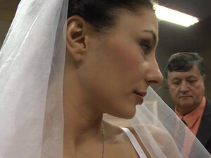 La Sposa Abusata (L'épouse des autres) [Scene 3, 2013].mkv