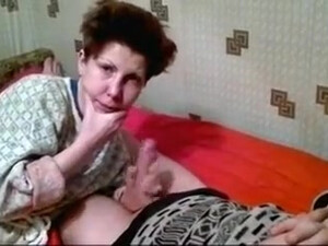 Русское домашнее хоум видео со старой женщиной