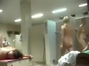 Скрытая камера в русской женской бане