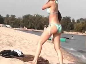 Красивые русские голые девушки на летнем пляже