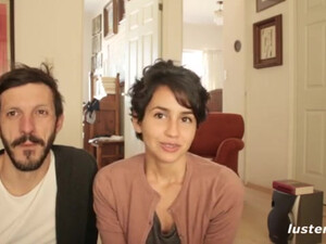 Молодая супружеская пара французов снимает на вебку свой медленный секс