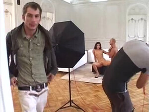 Русских студенток под Питером ебут в жопу в домашней порно студии
